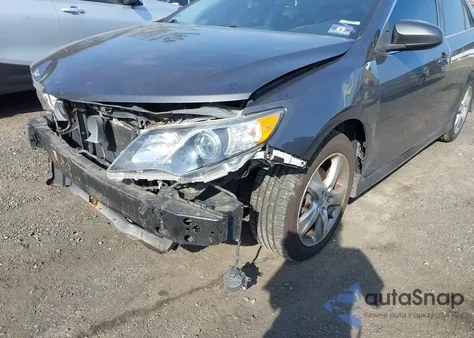 2014 Toyota Camry Se z USA, uszkodzony, nr VIN 4T1BF1FK9EU821759